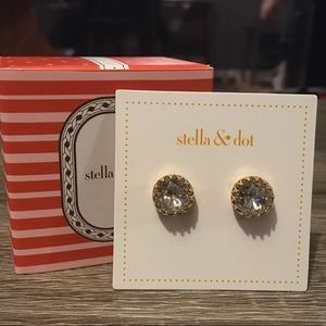 Stella and Dot Nancy Studs